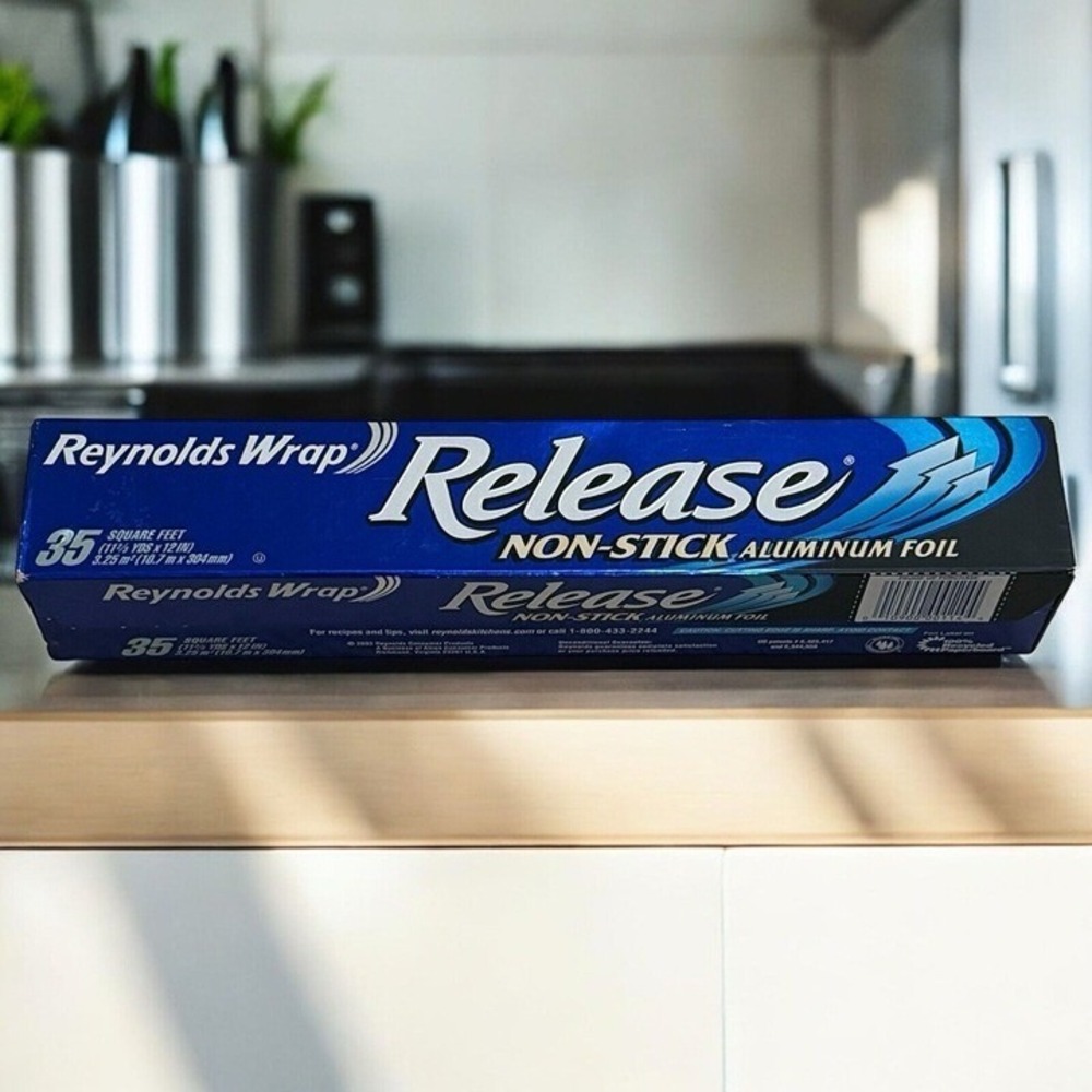 NEW OLD STOCK Vintage 2002 Reynolds Wrap Relase Non-Stick‎ Aluminum Foil 35sq ft